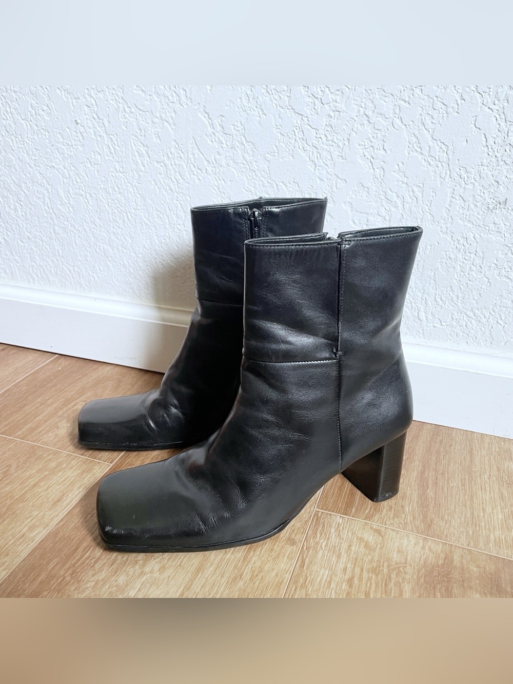 Nine West Black Leather Square-Toe Ankle Bootie 7.5M Y2K Brat Minimalist 2000s